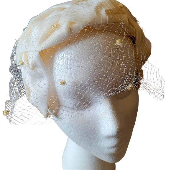 Accessories - Vintage Ladies White Skull Cap with Face Netting Union Made in USA